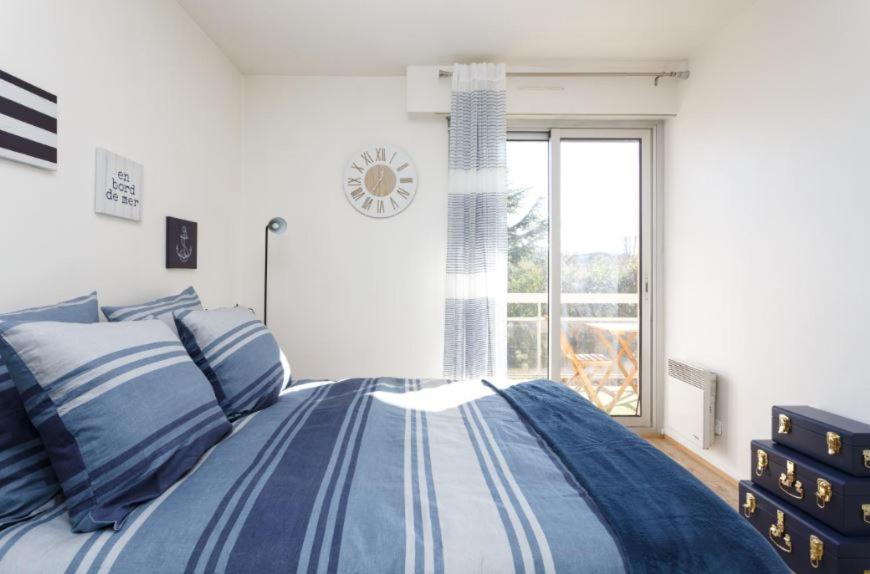 Appartement Cozy: 10/15 Min Des Champs Elysee Sartrouville Luaran gambar